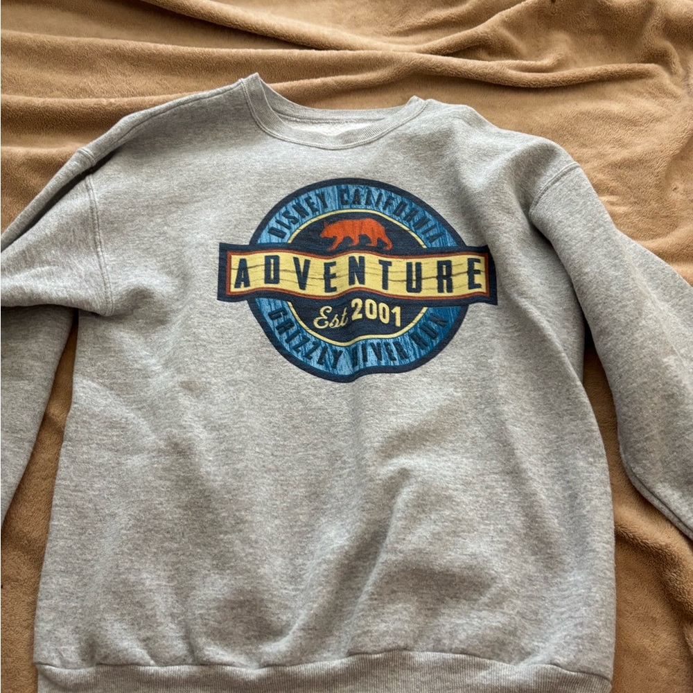 Adventure Graphic Crewneck Sweatshirt - Gray